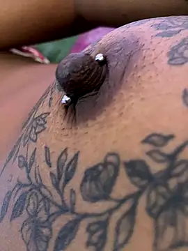 MariaLorenaah online show from 12/01/25, 04:23