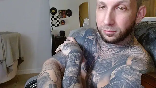 Snapshot of bobbybacala91 chatting on 09/09/25, 04:01 bobbybacala91 online show from 09/09/25, 04:01