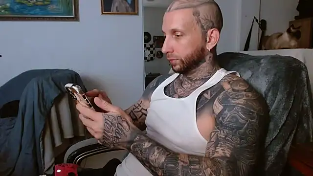 Snapshot of bobbybacala91 chatting on 09/18/25, 10:06 bobbybacala91 online show from 09/18/25, 10:06