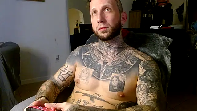 Snapshot of bobbybacala91 chatting on 09/29/25, 07:24 bobbybacala91 online show from 09/29/25, 07:24