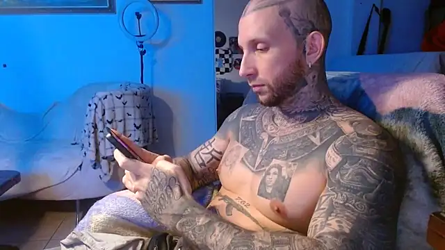 Snapshot of bobbybacala91 chatting on 10/29/25, 09:22 bobbybacala91 online show from 10/29/25, 09:22