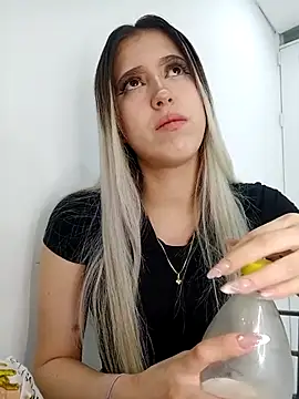 eva-2023 online show from 10/25/25, 02:08