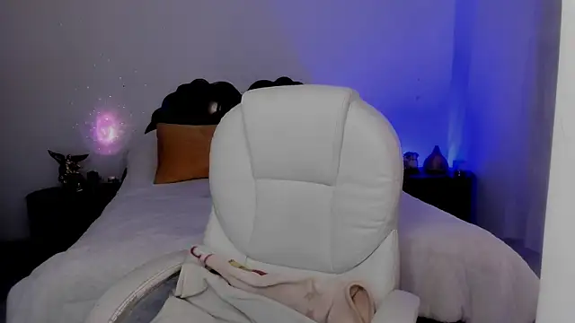 emilydolshe2 online show from 11/20/25, 01:55