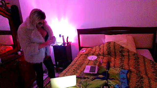 CharlotteVixxens online show from 12/20/25, 01:02