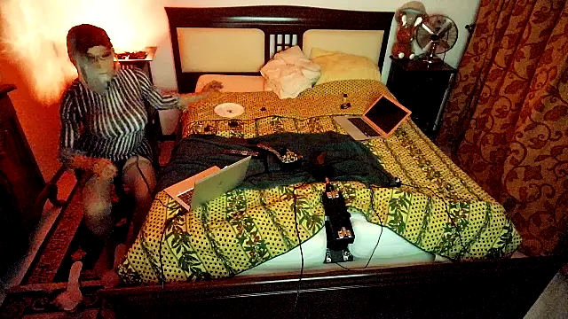 CharlotteVixxens online show from 04/07/26, 11:15