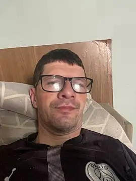 Juliano2289 online show from 04/23/26, 03:47