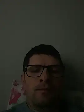 Snapshot of Juliano2289 chatting on 07/20/26, 03:03 Juliano2289 online show from 07/20/26, 03:03