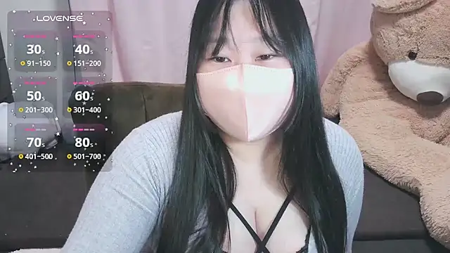 Snapshot of yuinyan3150 chatting on 05/17/26, 08:49 yuinyan3150 online show from 05/17/26, 08:49