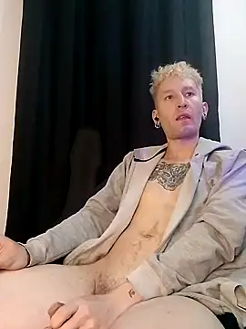 Snapshot of Vlad_goetia chatting on 10/18/25, 02:03 Vlad goetia online show from 10/18/25, 02:03