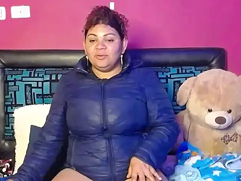 Snapshot of karolhot916 chatting on 10/04/25, 12:52 karolhot916 online show from 10/04/25, 12:52