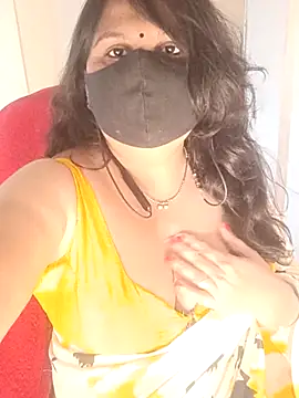 Snapshot of Love-priya chatting on 11/19/25, 08:58 Love-priya online show from 11/19/25, 08:58