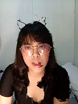 Snapshot of Chall_mee chatting on 09/27/25, 05:18 Chall mee online show from 09/27/25, 05:18