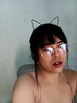 Snapshot of Chall_mee chatting on 10/05/25, 09:40 Chall mee online show from 10/05/25, 09:40