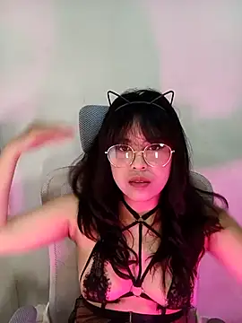 Snapshot of Chall_mee chatting on 11/09/25, 01:37 Chall mee online show from 11/09/25, 01:37