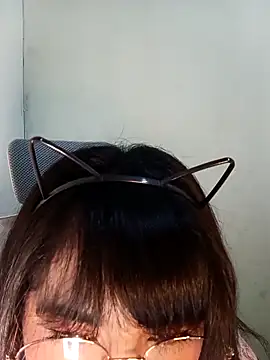 Snapshot of Chall_mee chatting on 11/12/25, 06:30 Chall mee online show from 11/12/25, 06:30