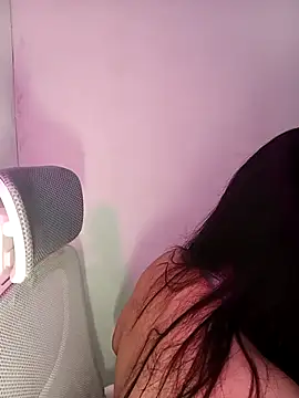 Snapshot of Chall_mee chatting on 11/25/25, 04:29 Chall mee online show from 11/25/25, 04:29