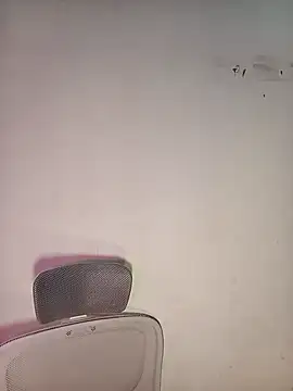 Snapshot of Chall_mee chatting on 11/29/25, 05:38 Chall mee online show from 11/29/25, 05:38