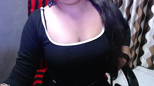 Snapshot of Kaur_Jannat chatting on 02/01/25, 05:37 Kaur Jannat online show from 02/01/25, 05:37