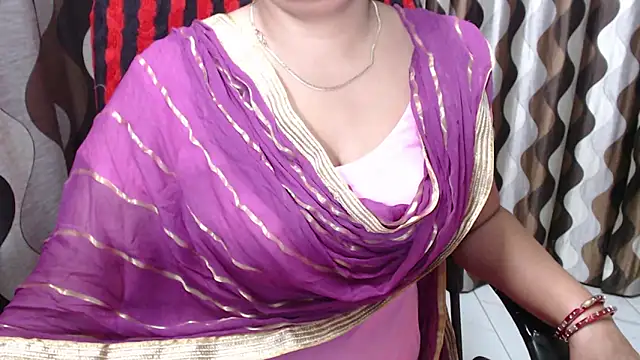 Snapshot of Kaur_Jannat chatting on 02/03/25, 06:49 Kaur Jannat online show from 02/03/25, 06:49