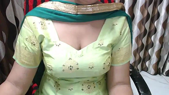 Snapshot of Kaur_Jannat chatting on 02/22/25, 09:59 Kaur Jannat online show from 02/22/25, 09:59