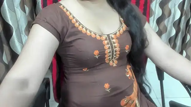 Snapshot of Kaur_Jannat chatting on 05/08/26, 06:24 Kaur Jannat online show from 05/08/26, 06:24