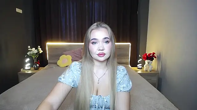 Snapshot of StacyYellig chatting on 09/11/25, 08:03 StacyYellig online show from 09/11/25, 08:03