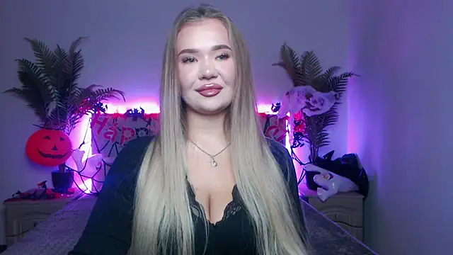 Snapshot of StacyYellig chatting on 11/02/25, 08:33 StacyYellig online show from 11/02/25, 08:33