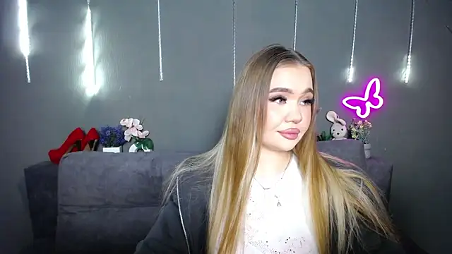 Snapshot of StacyYellig chatting on 04/17/26, 08:34 StacyYellig online show from 04/17/26, 08:34