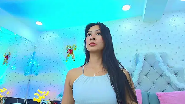 JulietaReyess online show from 12/15/25, 11:47