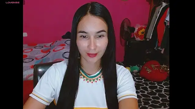 Snapshot of nicolgomez2 chatting on 03/20/25, 09:02 nicolgomez2 online show from 03/20/25, 09:02