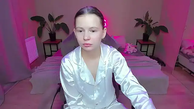 HelloRoxy online show from 12/22/24, 06:26