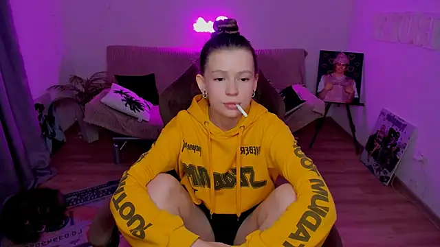 HelloRoxy online show from 02/17/26, 05:52