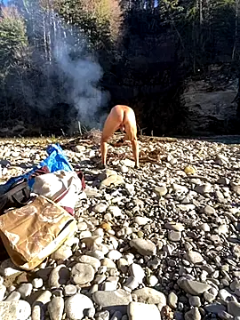 artXhibitor online show from 11/05/25, 02:06