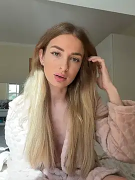 Snapshot of EvieEvans chatting on 05/11/26, 03:07 EvieEvans online show from 05/11/26, 03:07