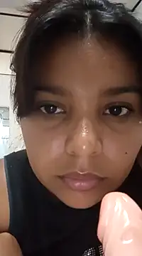 stefanie010 online show from 02/11/25, 06:44