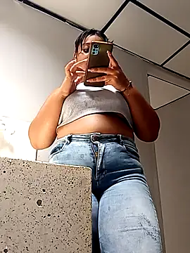 stefanie010 online show from 02/12/25, 04:44