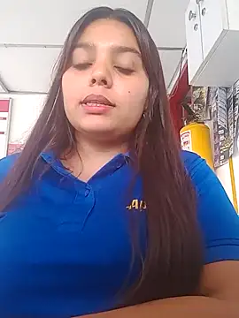 stefanie010 online show from 03/13/25, 08:43