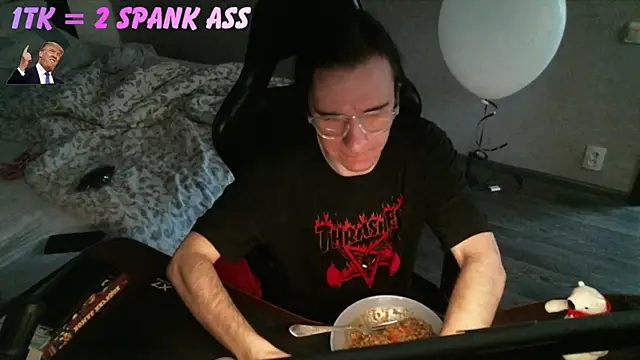 izilizi 23 online show from 04/19/26, 02:16