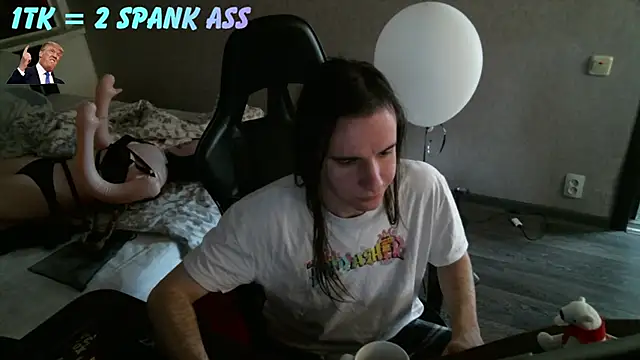 izilizi 23 online show from 04/23/26, 08:46