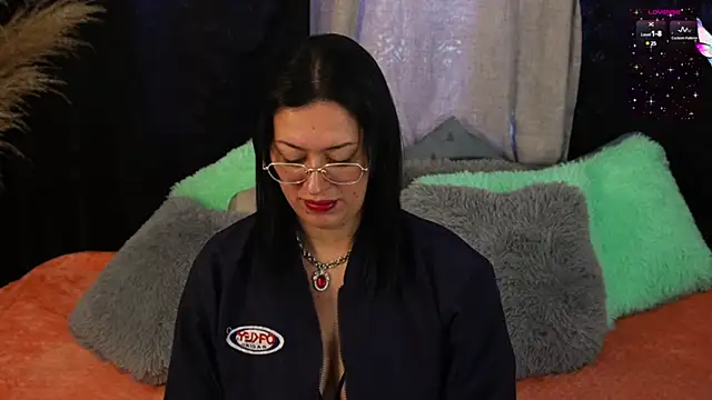 Snapshot of isaibanez chatting on 02/25/25, 01:17 isaibanez online show from 02/25/25, 01:17