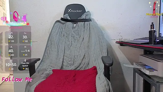 Snapshot of tall_guy323 chatting on 03/21/25, 10:28 tall guy323 online show from 03/21/25, 10:28