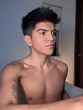 santiago 01 online show from 02/07/25, 01:58