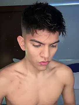 santiago 01 online show from 03/22/25, 01:08