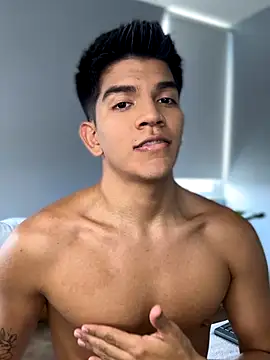 santiago 01 online show from 09/19/25, 07:36