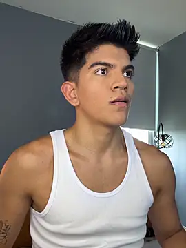 santiago 01 online show from 09/28/25, 08:36