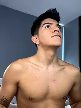 santiago 01 online show from 10/29/25, 08:32