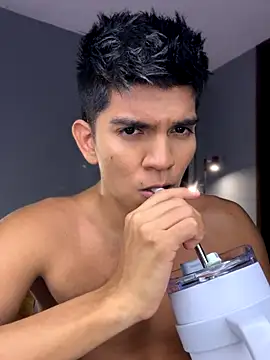 santiago 01 online show from 11/05/25, 12:10