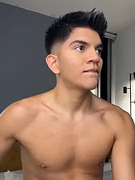 santiago 01 online show from 11/23/25, 12:32