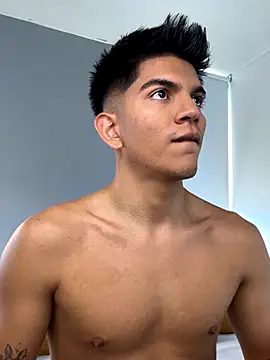 santiago 01 online show from 11/27/25, 08:00