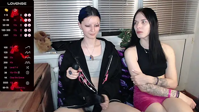 Snapshot of sky9669 chatting on 03/06/25, 03:45 sky9669 online show from 03/06/25, 03:45